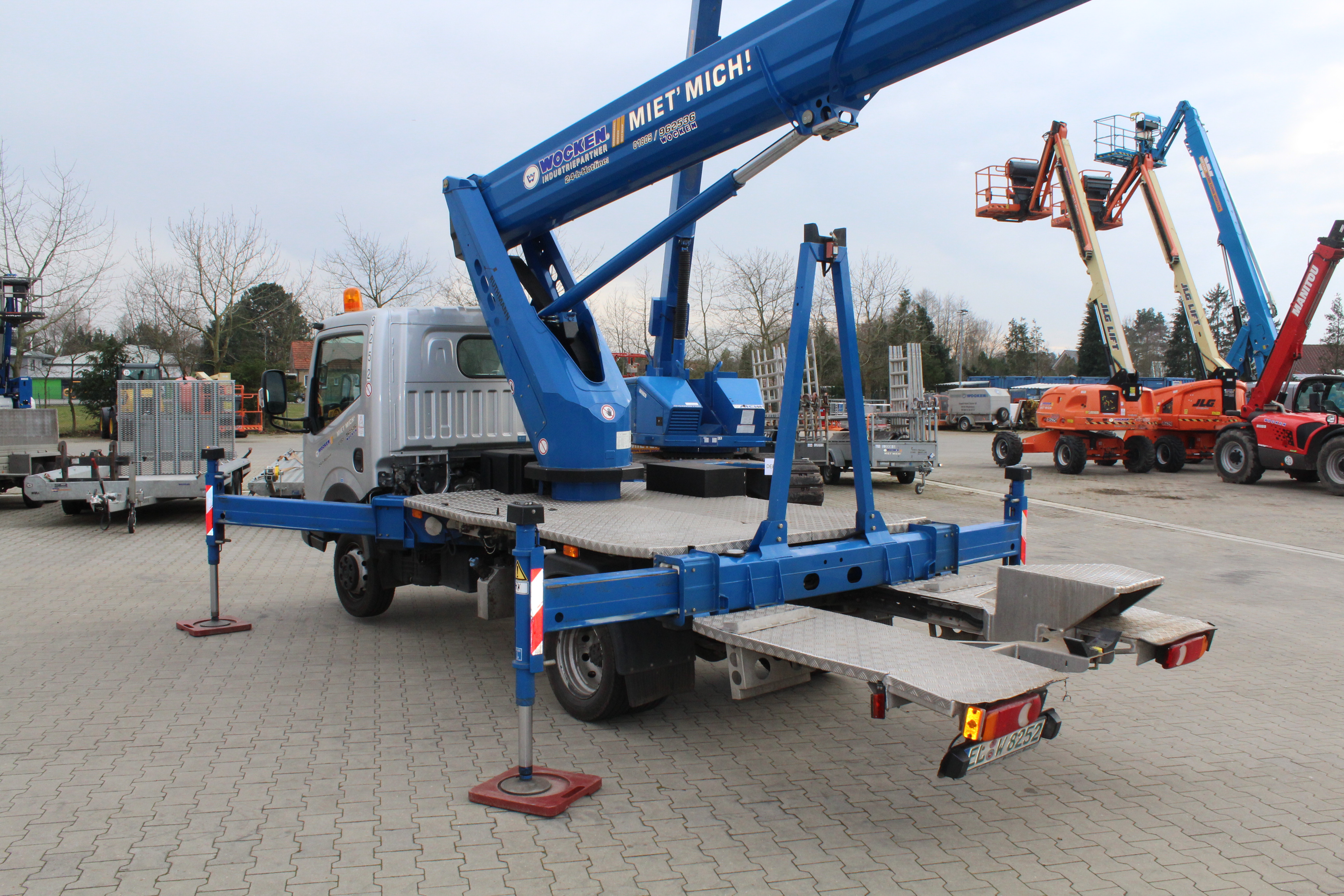24,5 m LKW-Arbeitsbühne, Teleskop, auf 3,5 t