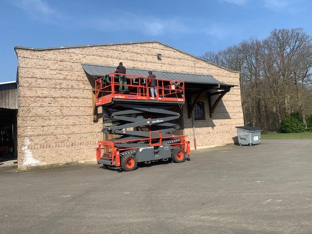 17,20 m Scherenarbeitsbühne, geländegeeignet