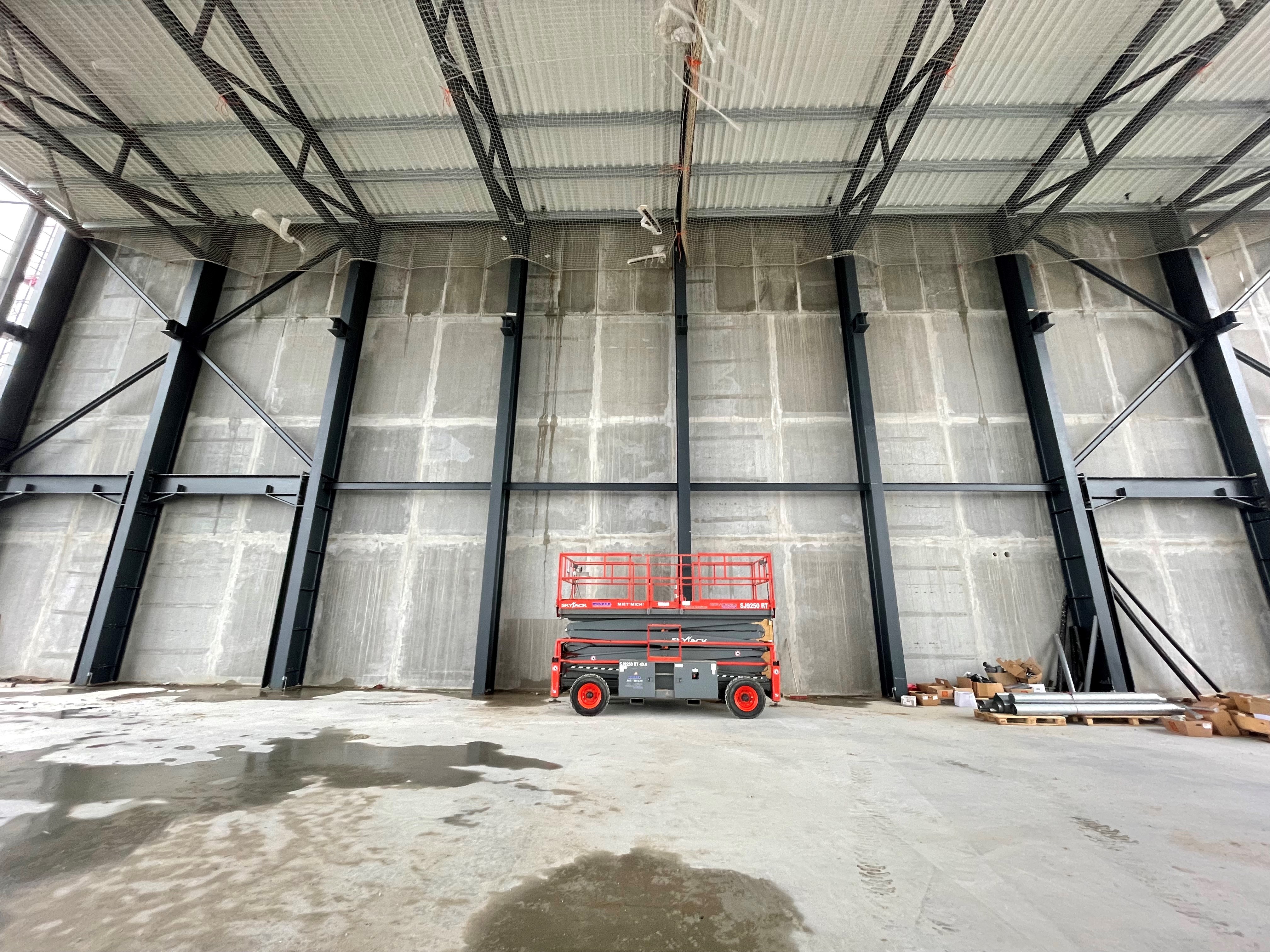 21,51 m Scherenarbeitsbühne, geländegeeignet  