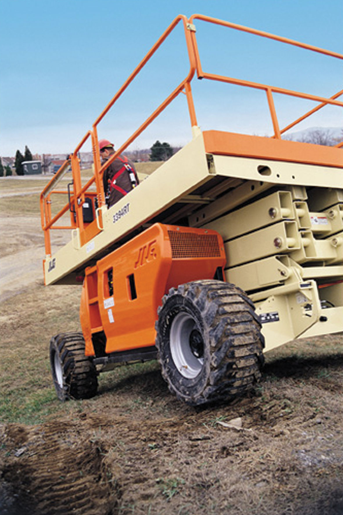 12,06 m Scherenarbeitsbühne mit Superdeck, geländegängig